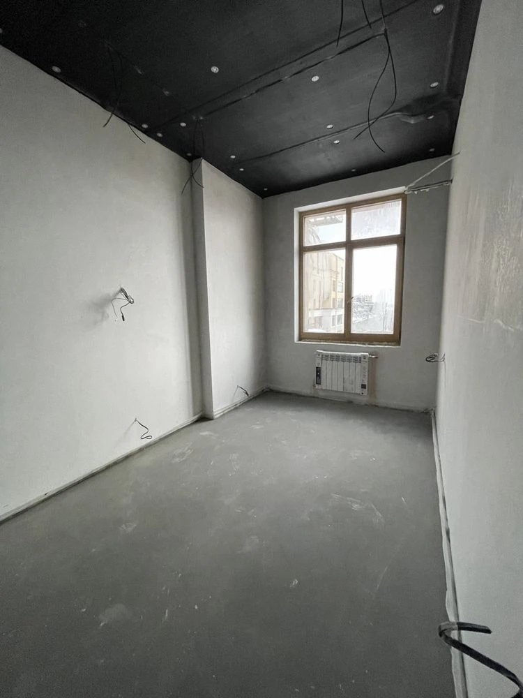 I am selling an exclusive 2-room apartment in the residential complex "House on Sums"
