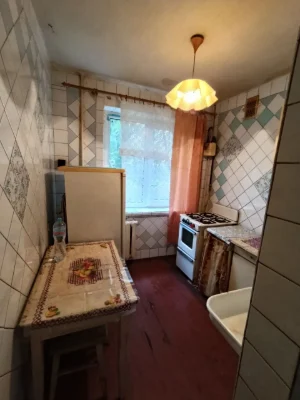 I am selling a 2-room apartment.