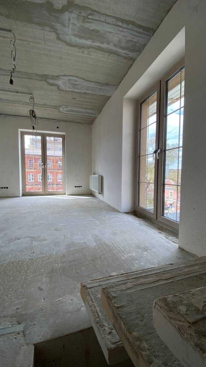 94 m² + 54 m² terrace, 3-room apartment in the historic center of Kharkiv
