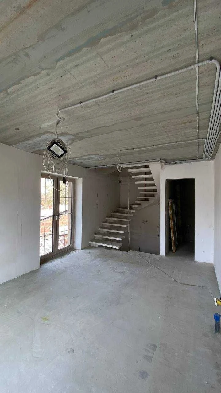 94 m² + 54 m² terrace, 3-room apartment in the historic center of Kharkiv