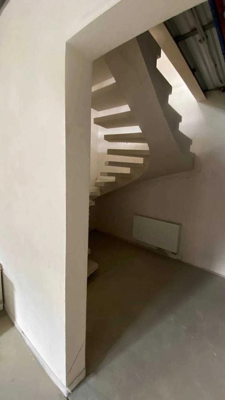 94 m² + 54 m² terrace, 3-room apartment in the historic center of Kharkiv
