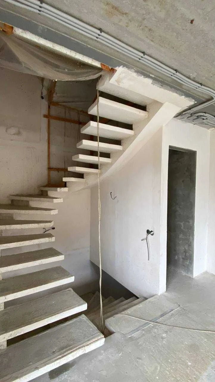 94 m² + 54 m² terrace, 3-room apartment in the historic center of Kharkiv
