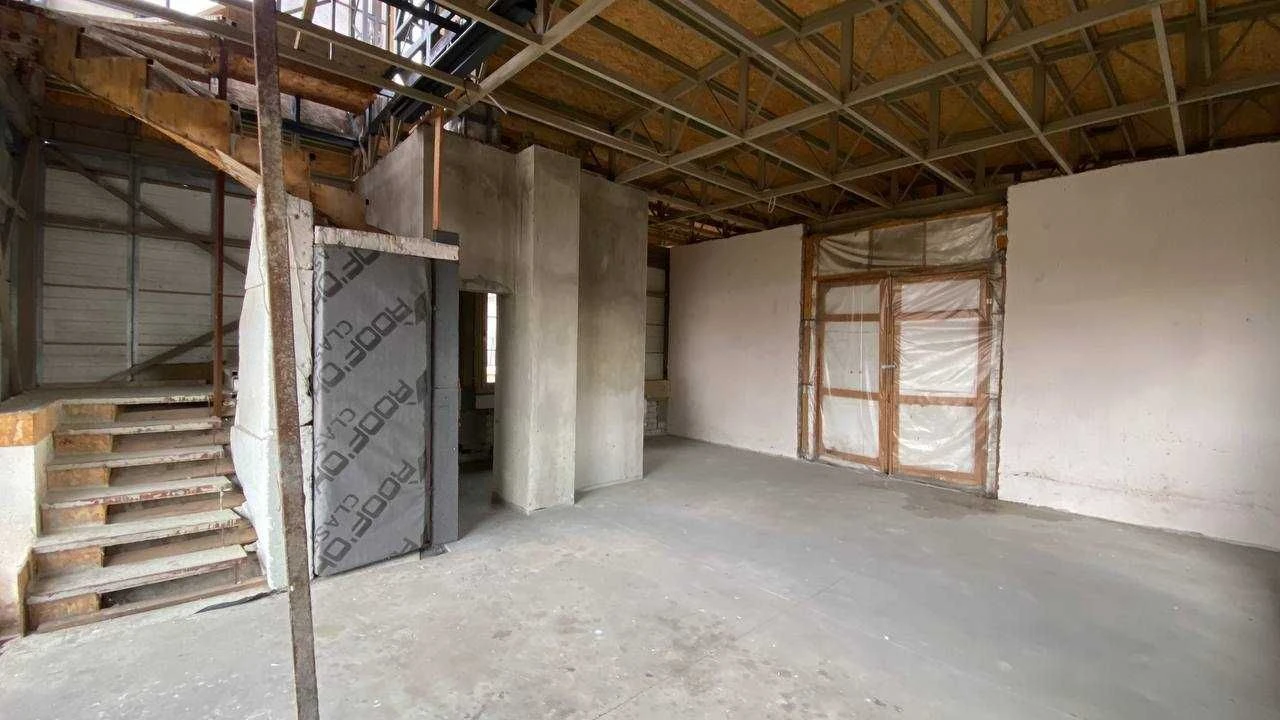 94 m² + 54 m² terrace, 3-room apartment in the historic center of Kharkiv
