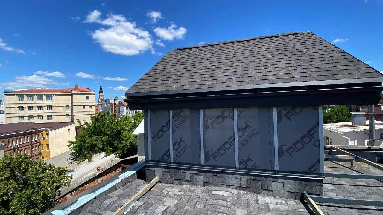 94 m² + 54 m² terrace, 3-room apartment in the historic center of Kharkiv
