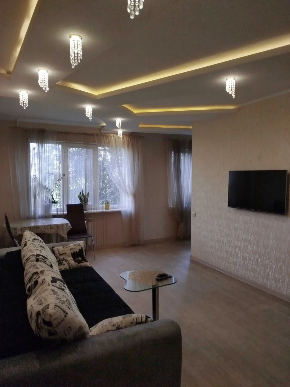 Urgent! 3-room apartment with major repairs, M. Saltovskaya, near