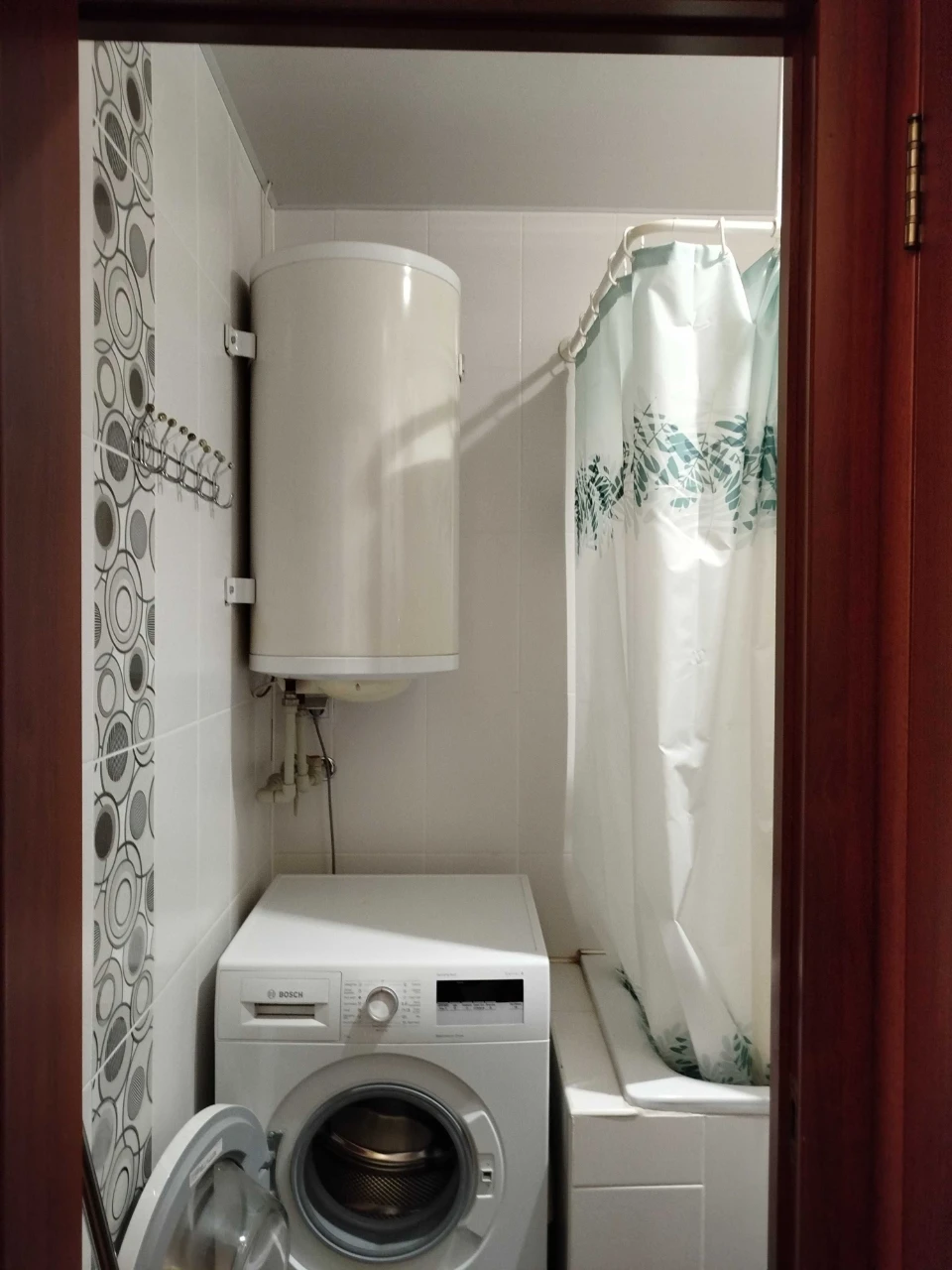 Urgent! 3-room apartment with major repairs, M. Saltovskaya, near
