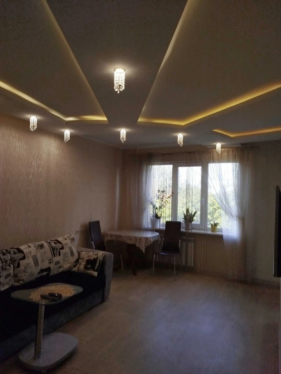 Urgent! 3-room apartment with major repairs, M. Saltovskaya, near