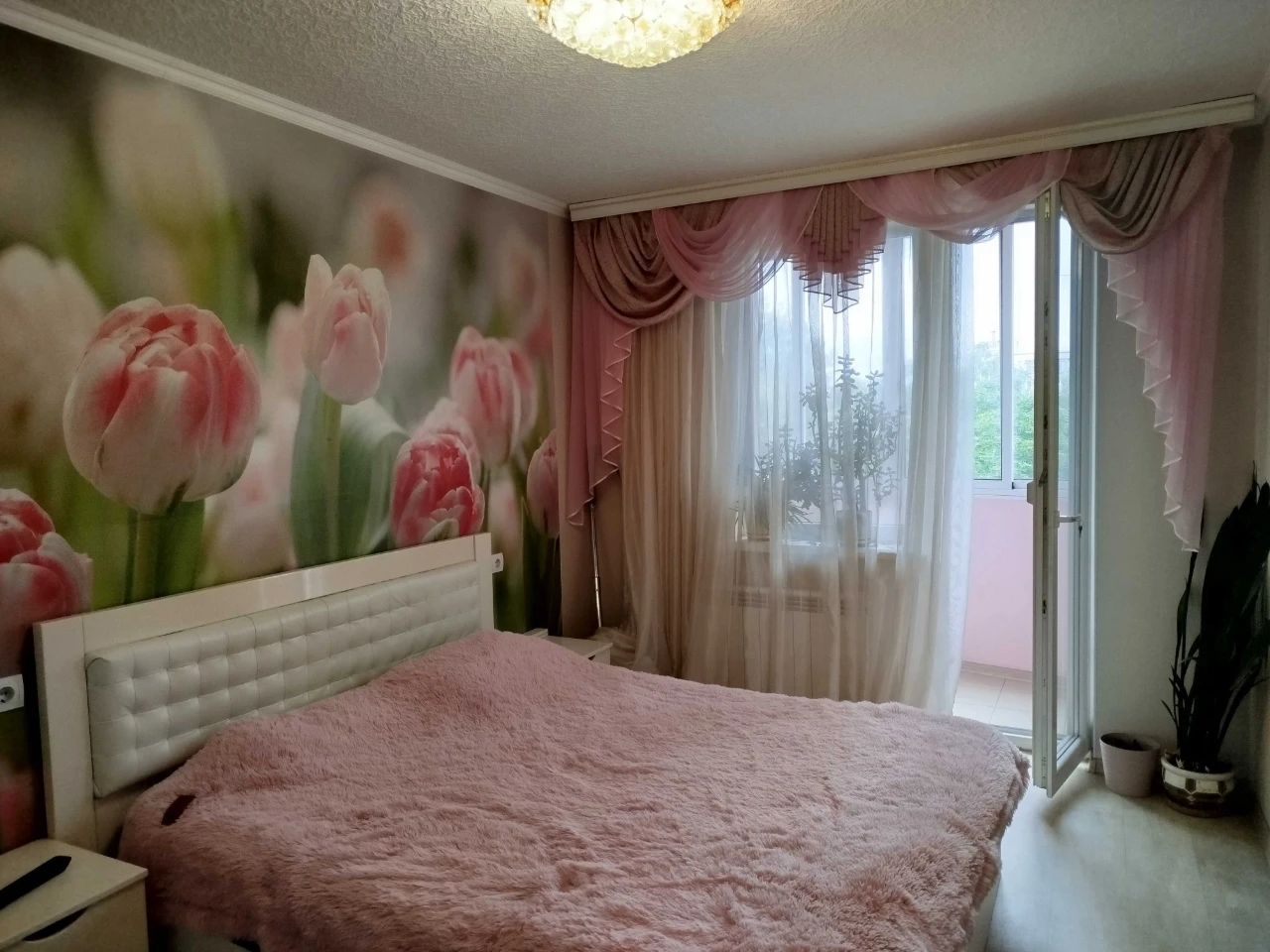 Urgent! 3-room apartment with major repairs, M. Saltovskaya, near