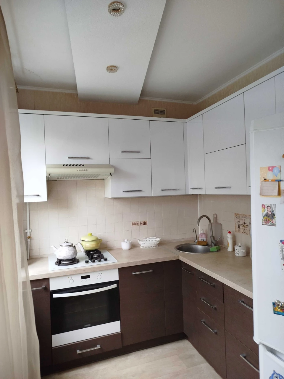Urgent! 3-room apartment with major repairs, M. Saltovskaya, near