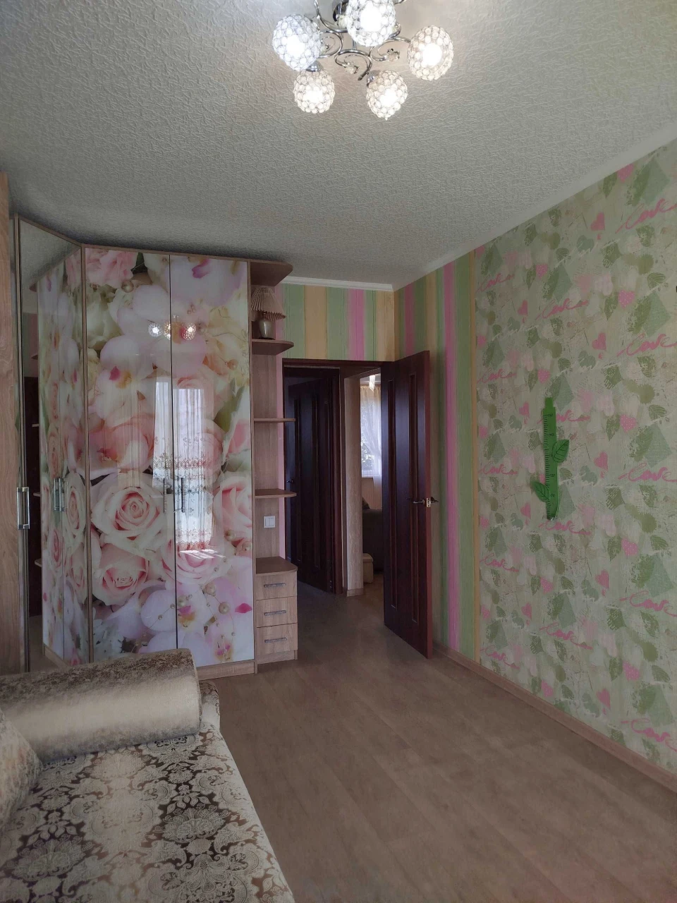 Urgent! 3-room apartment with major repairs, M. Saltovskaya, near