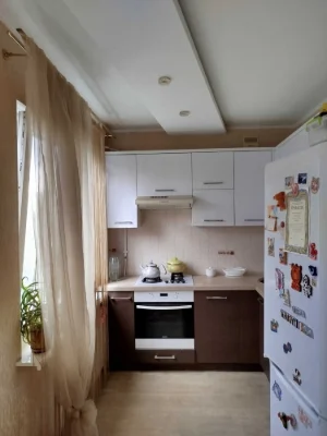 Urgent! 3-room apartment with major repairs, M. Saltovskaya, near
