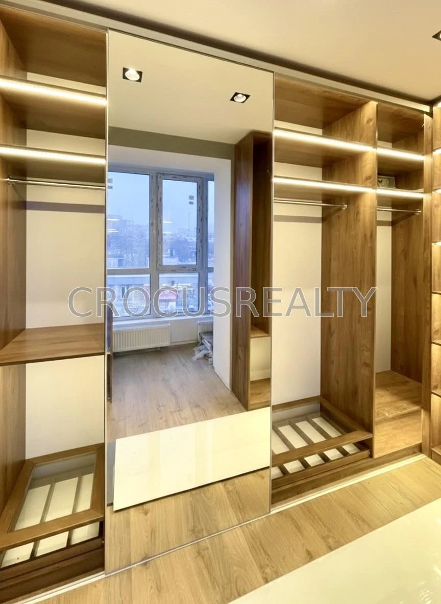 Selling a 2-room apartment with renovations in the German Project residential complex.