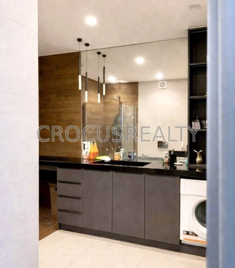 Selling a 2-room apartment with renovations in the German Project residential complex.