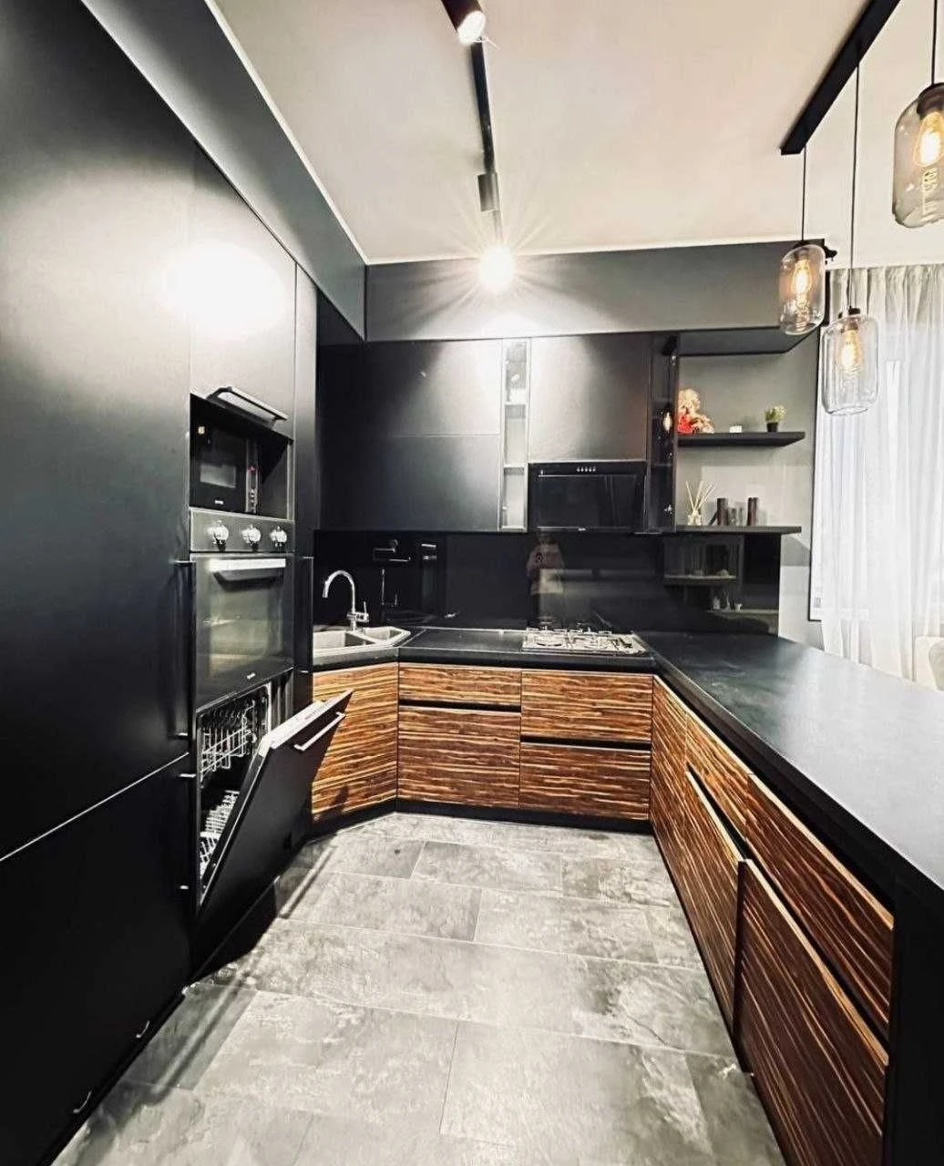For sale: 3-room apartment 85m2, residential complex Okolitsa X Gora. Author's design