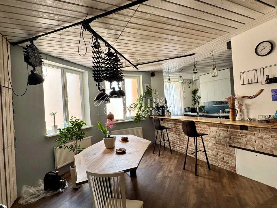Apartment. Kharkiv, Nauky Ave. (Lenina)