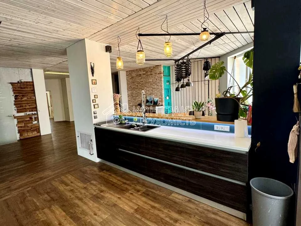 Apartment. Kharkiv, Nauky Ave. (Lenina)