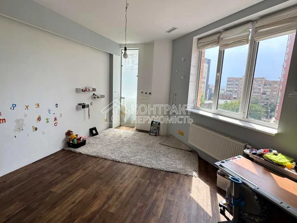 Apartment. Kharkiv, Nauky Ave. (Lenina)
