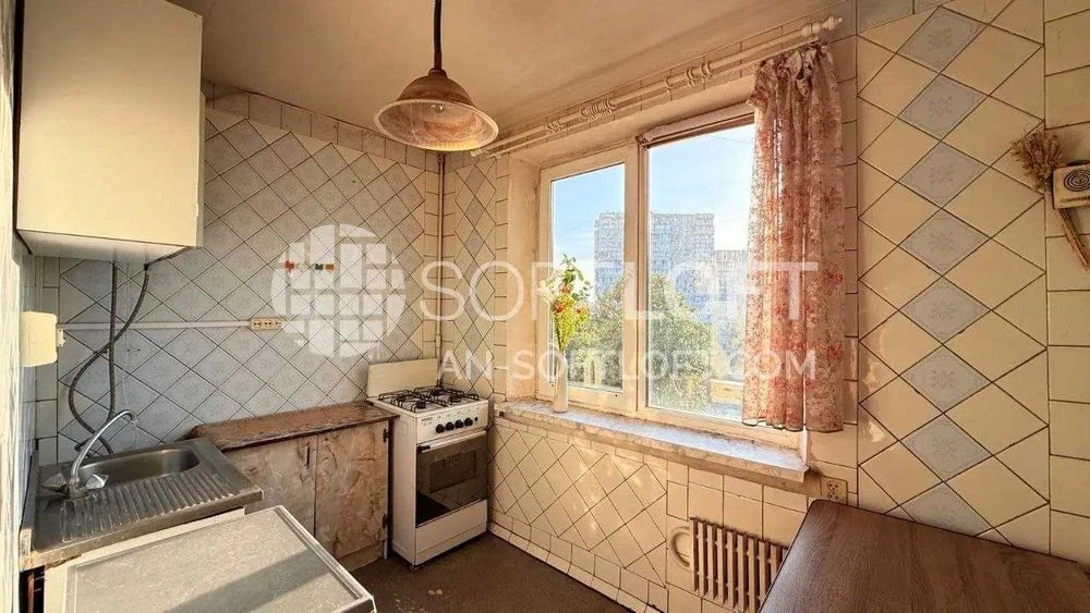 Sale of 3-room apartment Sportivnaya, єВідновлення