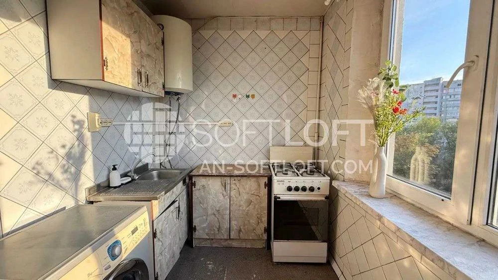 Sale of 3-room apartment Sportivnaya, єВідновлення