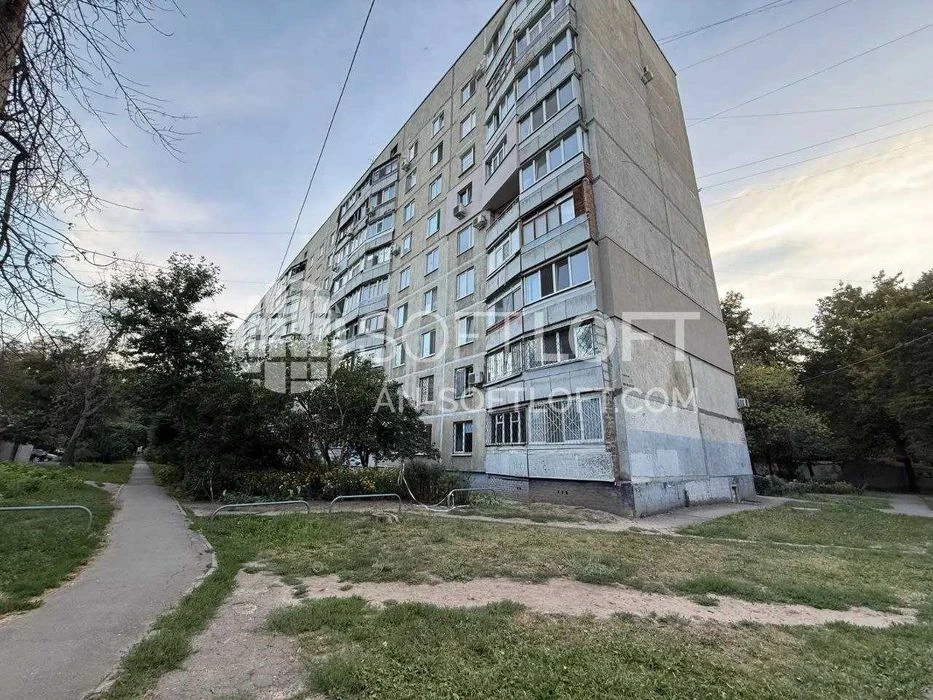 Sale of 3-room apartment Sportivnaya, єВідновлення