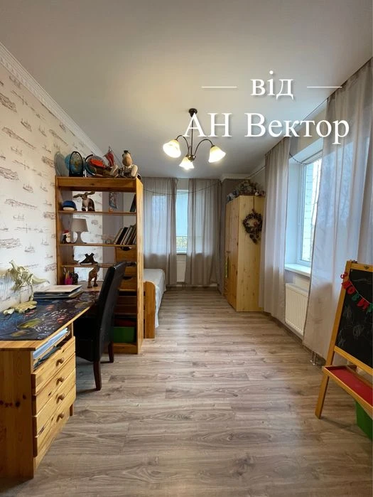 Продам 2 комнатную квартиру 75 м2  ЖК Янтарный Салтовка, ТРК