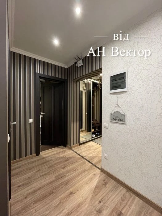 Продам 2 комнатную квартиру 75 м2  ЖК Янтарный Салтовка, ТРК