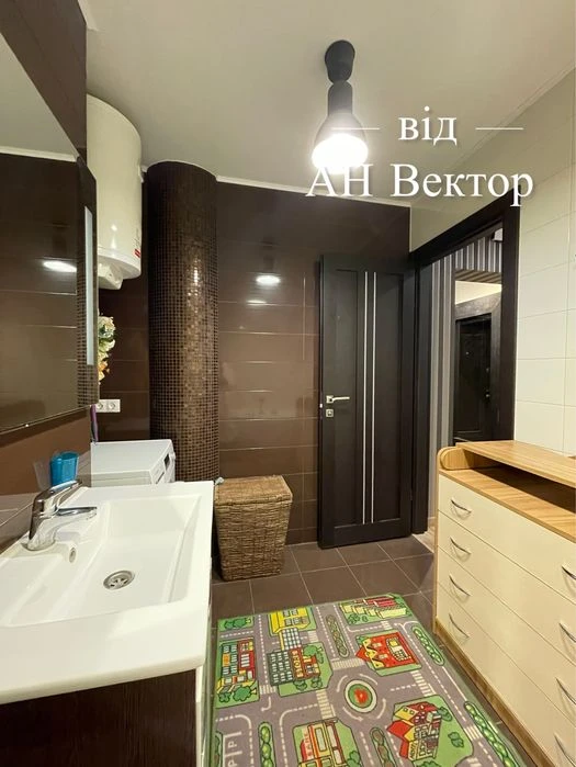 Продам 2 комнатную квартиру 75 м2  ЖК Янтарный Салтовка, ТРК