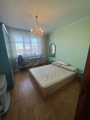 Selling a three-room apartment in Saltovka (furnished and equipped).
