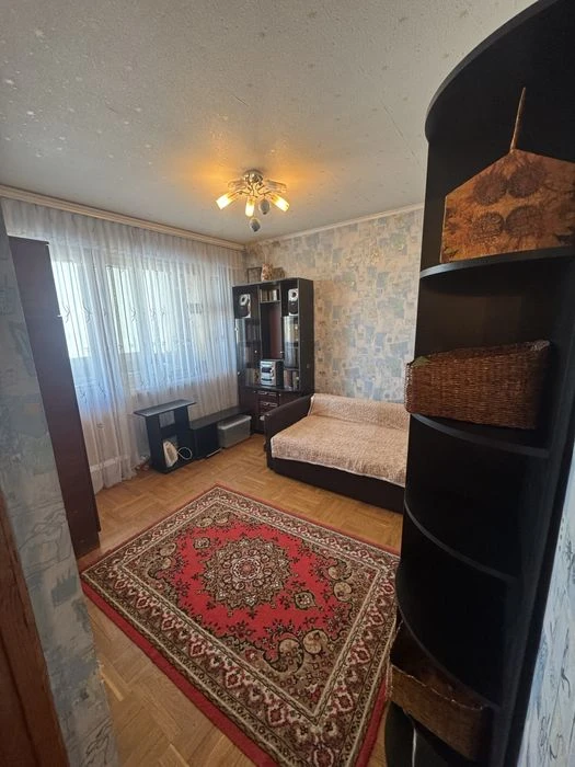 Selling a three-room apartment in Saltovka (furnished and equipped).
