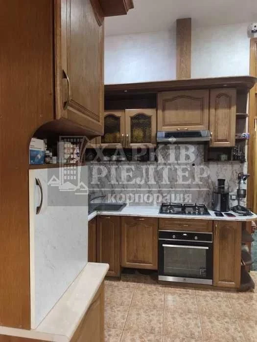 D1C Selling a 4-room apartment in the city center, German