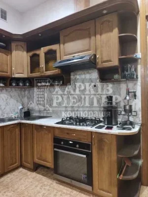 D1C Selling a 4-room apartment in the city center, German