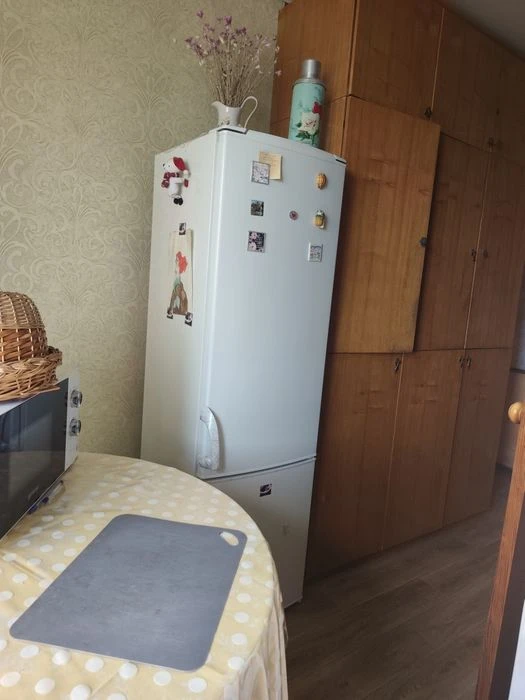 I am selling a 3-room apartment on Sosnovy Gorke!
