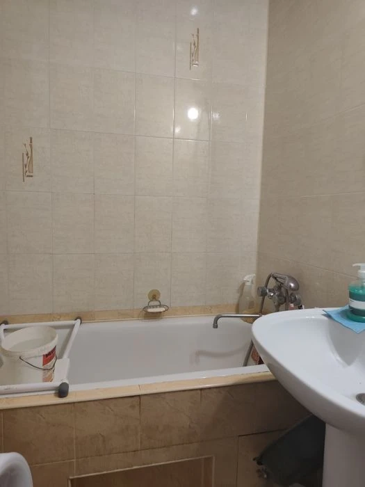 I am selling a 3-room apartment on Sosnovy Gorke!