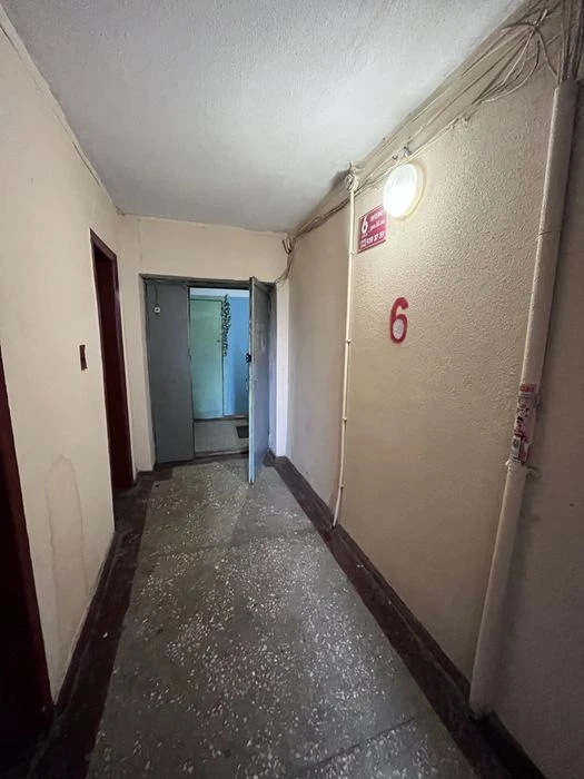 Sale of 3-room apartment 65.8 sq.m. on Valdaiska Street 23 FROM OWNER