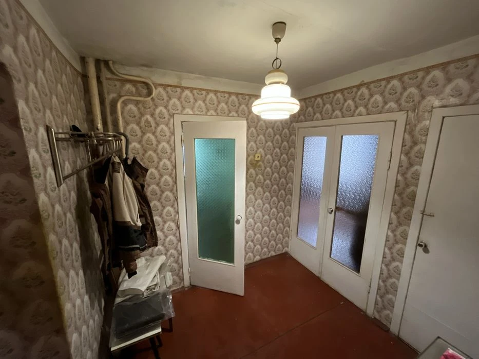 Sale of 3-room apartment 65.8 sq.m. on Valdaiska Street 23 FROM OWNER