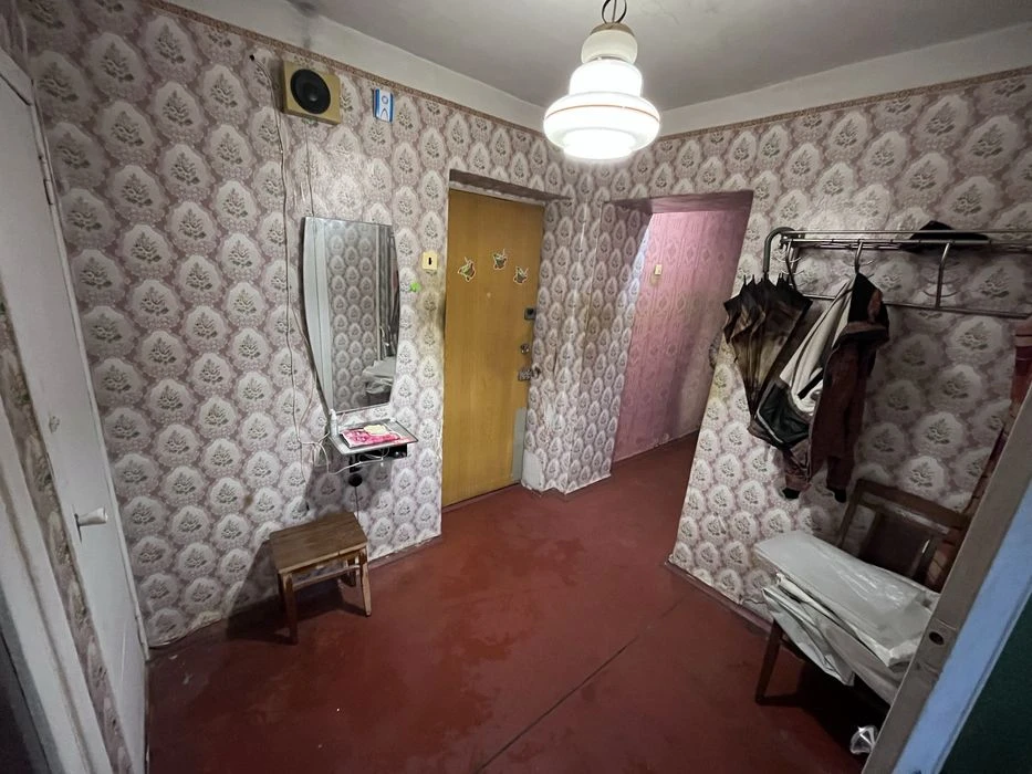 Sale of 3-room apartment 65.8 sq.m. on Valdaiska Street 23 FROM OWNER