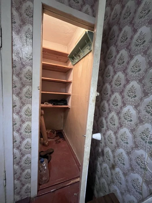 Sale of 3-room apartment 65.8 sq.m. on Valdaiska Street 23 FROM OWNER