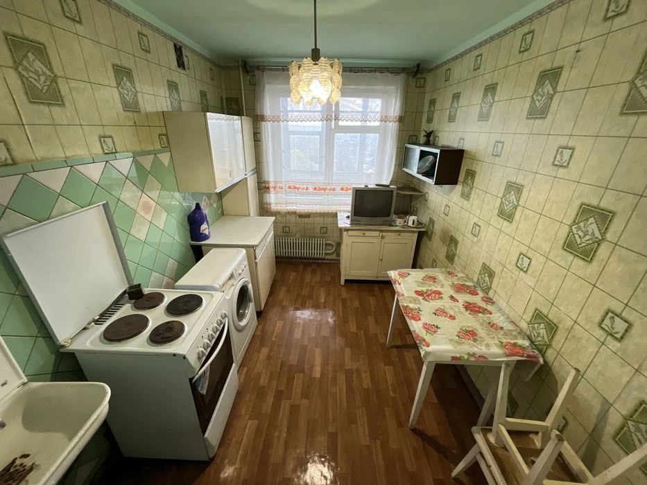Sale of 3-room apartment 65.8 sq.m. on Valdaiska Street 23 FROM OWNER
