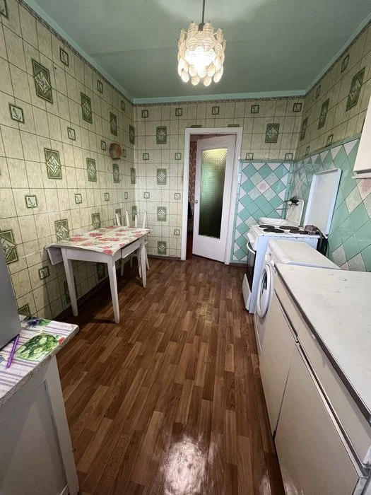 Sale of 3-room apartment 65.8 sq.m. on Valdaiska Street 23 FROM OWNER