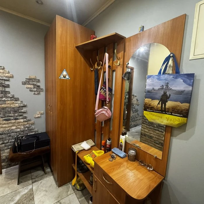 Selling a 3-room apartment on Nauchnaya Street.