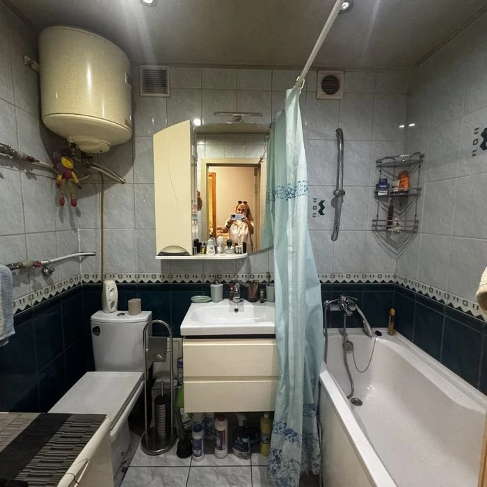 Selling a 3-room apartment on Nauchnaya Street.