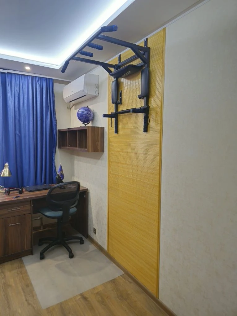 Selling a 3-room apartment, Traktoro-Stroiteley 126a, 535 mn, metro