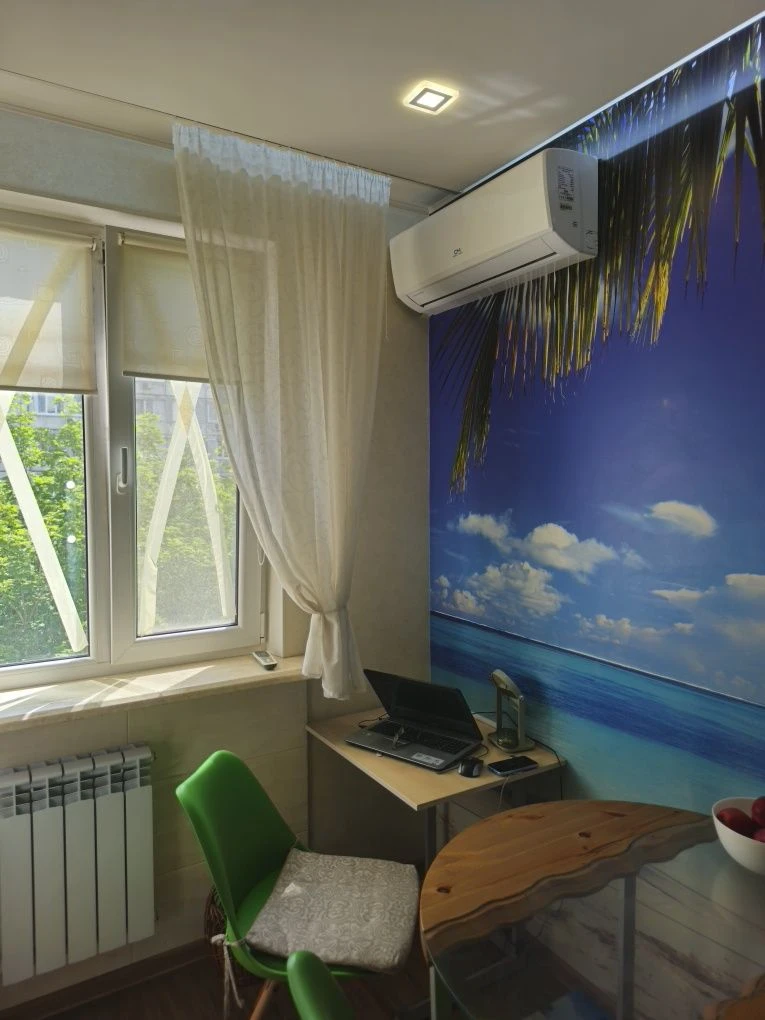 Selling a 3-room apartment, Traktoro-Stroiteley 126a, 535 mn, metro