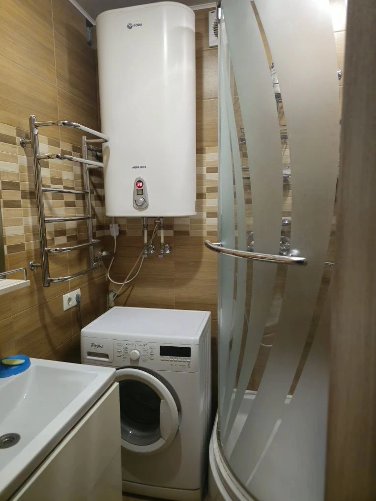 Selling a 3-room apartment, Traktoro-Stroiteley 126a, 535 mn, metro