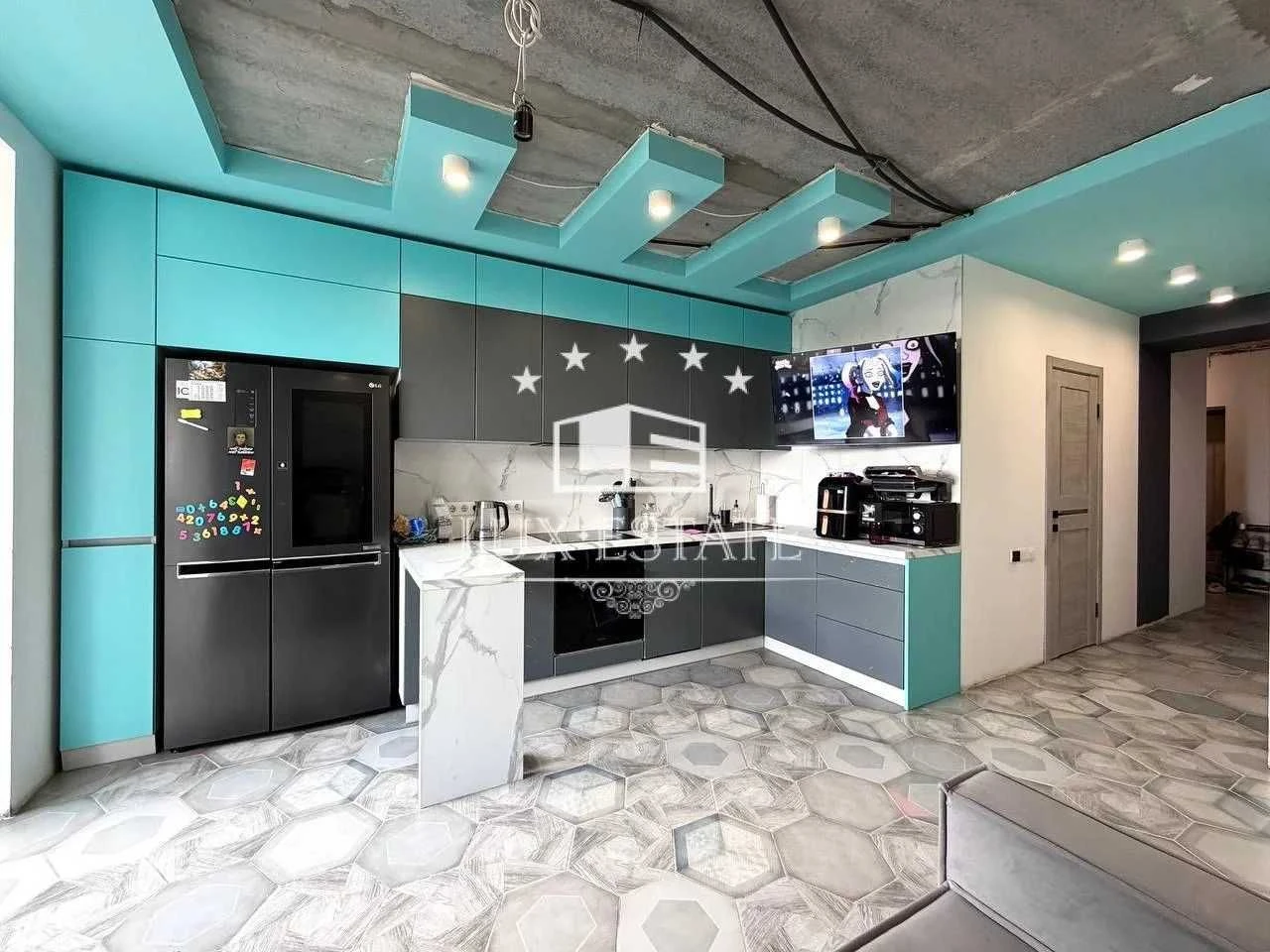For sale 3-room super apartment in the center, Molochnaya, Gagarina, Stre
