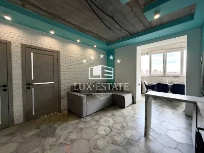 For sale 3-room super apartment in the center, Molochnaya, Gagarina, Stre