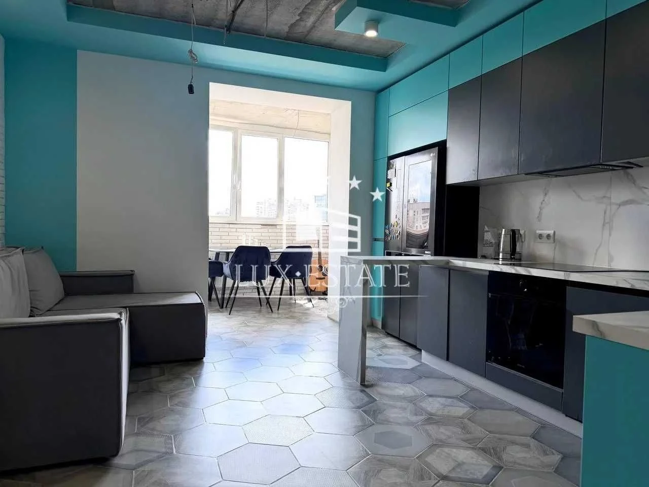 For sale 3-room super apartment in the center, Molochnaya, Gagarina, Stre