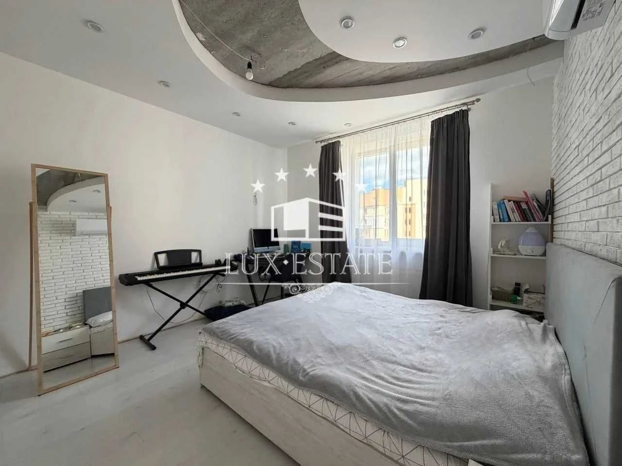 For sale 3-room super apartment in the center, Molochnaya, Gagarina, Stre