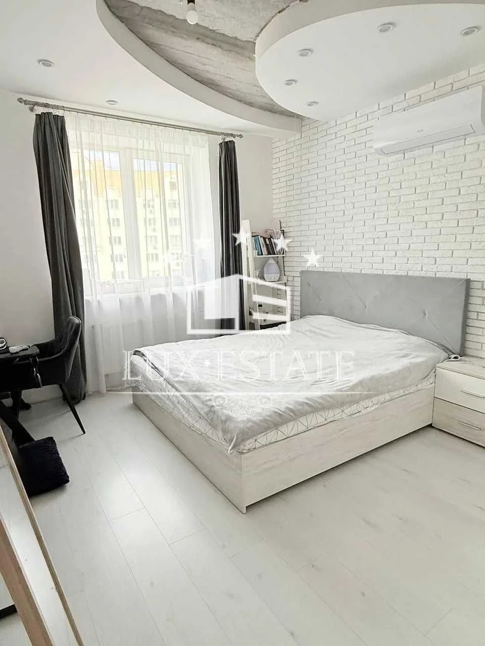 For sale 3-room super apartment in the center, Molochnaya, Gagarina, Stre