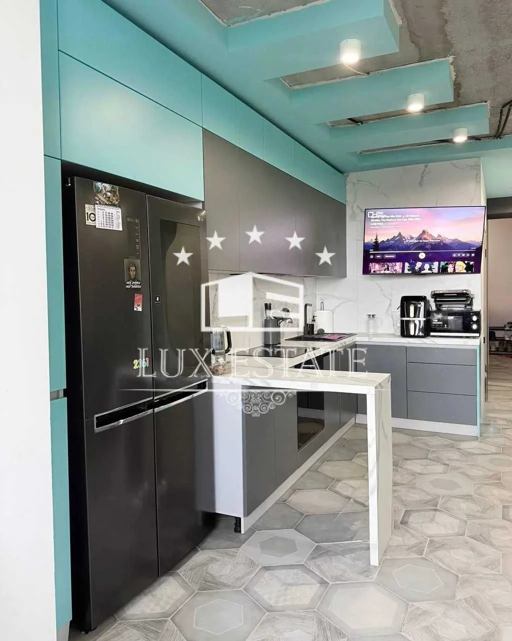 For sale 3-room super apartment in the center, Molochnaya, Gagarina, Stre